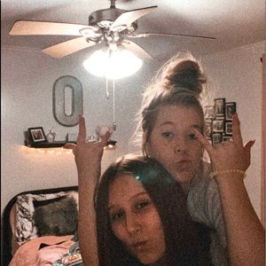 Meet your Posher, Olivia